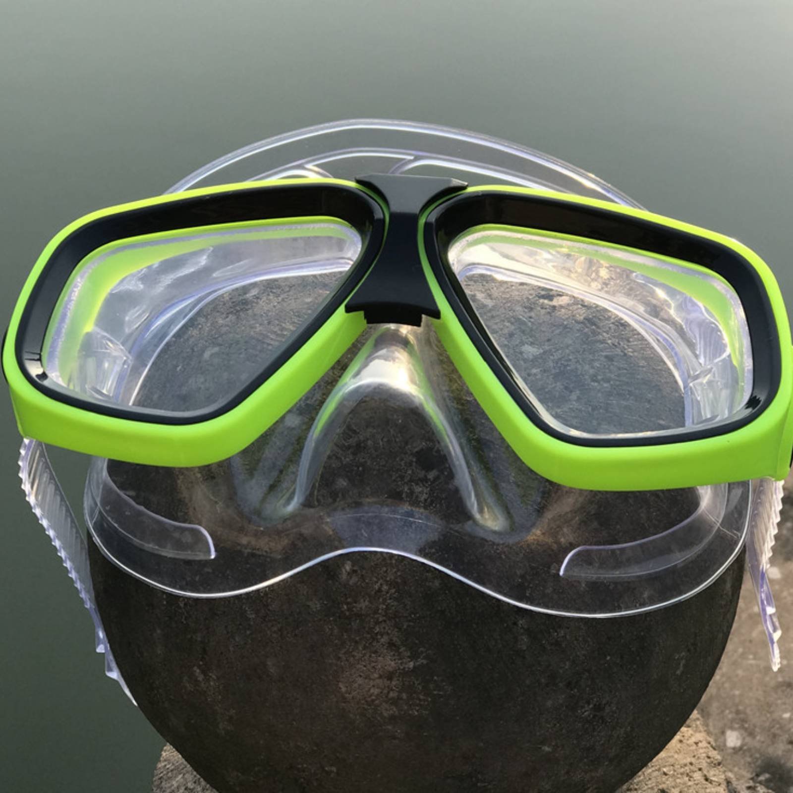 Snorkel Set - ชุดหน้ากากดำน้ำสำหรับเด็ก ชุดท่อดำน้ำสำหรับเด็กน้ำหนักเบา อุปกรณ์กีฬาทางน้ำ เลนส์ใส มุมมองกว้างสำหรับชายหาด