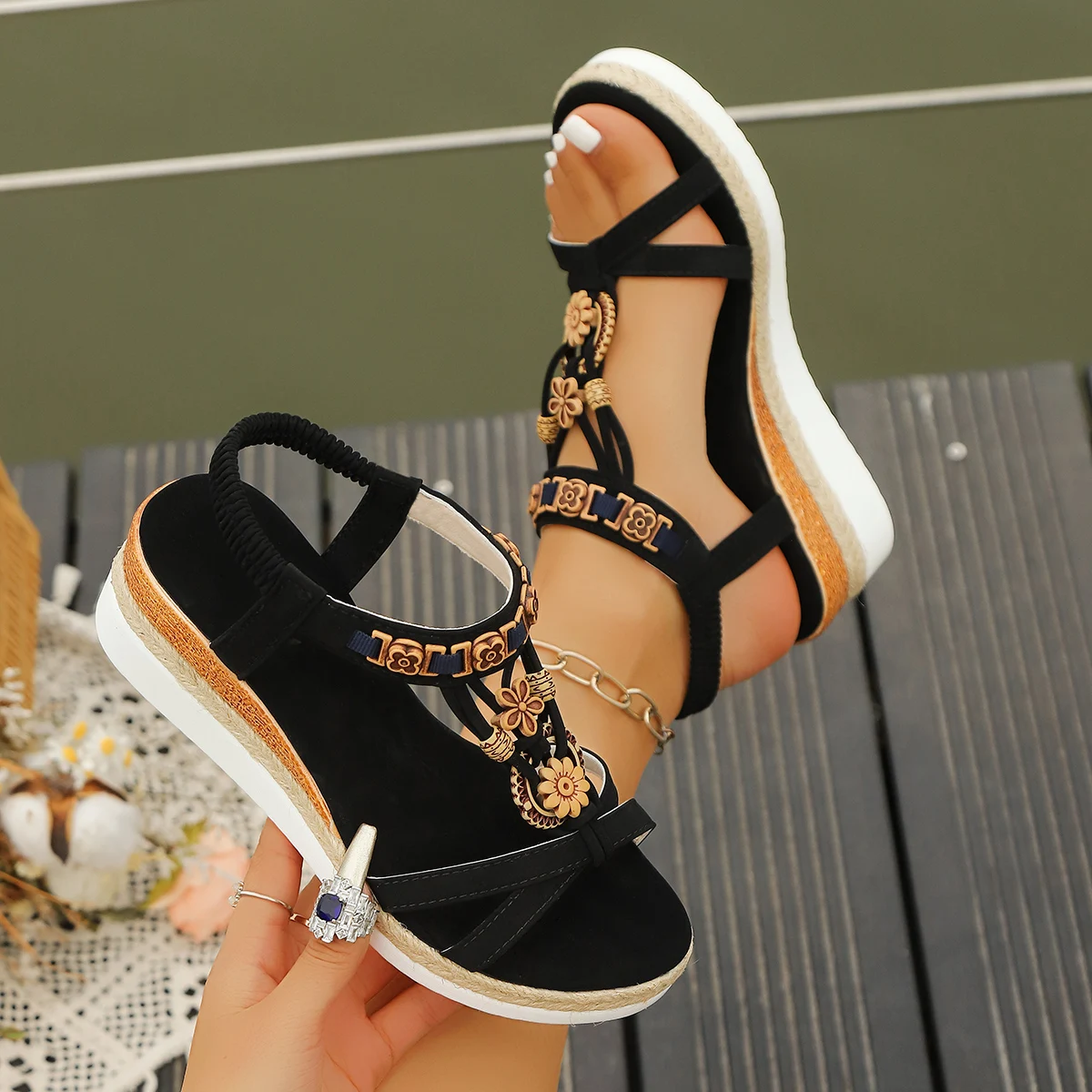 Water Shoes - รองเท้าส้นเตารีดแบบสานสำหรับผู้หญิง ฤดูร้อน 2024 รองเท้าส้นตึกแบบกลาดิเอเตอร์ รองเท้าพื้นหนาสำหรับใส่ไปชายหาด รองเท้าผู้หญิง